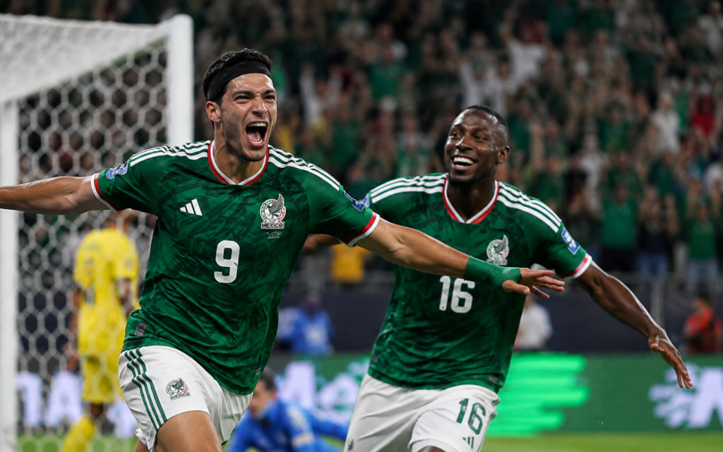 Mexico Sweep Past Ecuador to Reach World Cup Last 16 and Set Up Home Clash