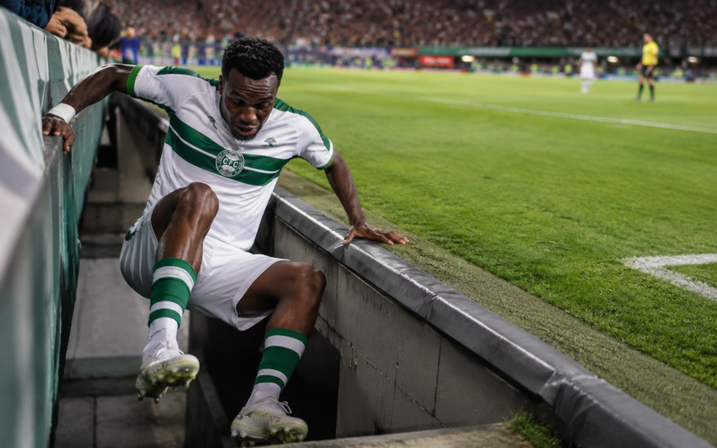 Jacy Maranhao Hurt in Bizarre Celebration After VAR Rules Out Goal