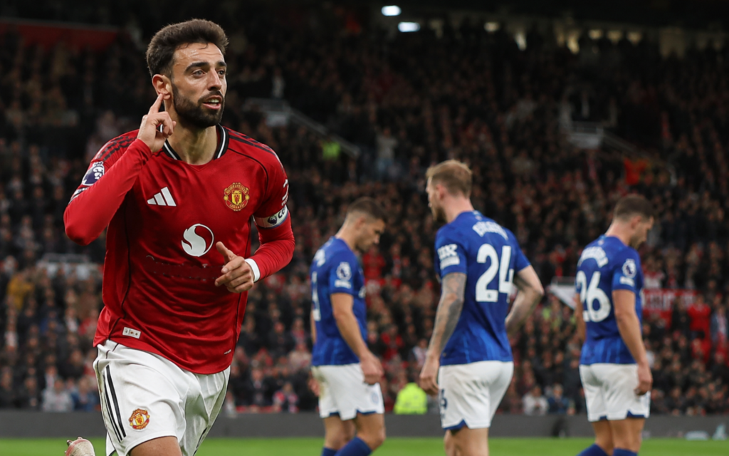 Fernandes Hat-Trick Powers Manchester United to 5-2 Win Over Ipswich