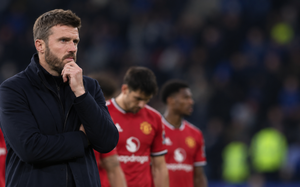 Manchester United Show Promise at Everton but Defensive Problems Keep Pressure on Carrick